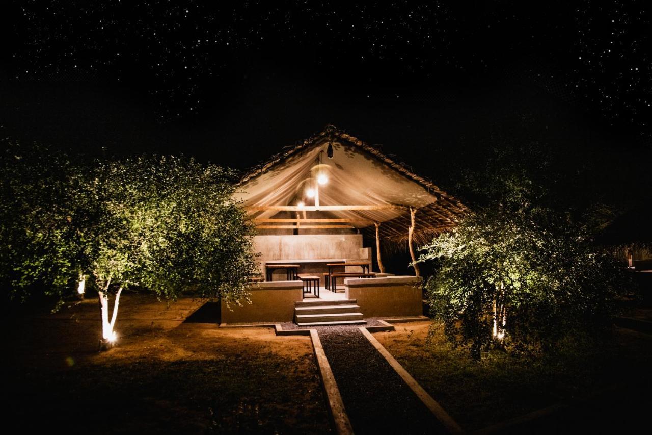 Hotel Yala Wild Hut - Yala à Tissamaharama Extérieur photo