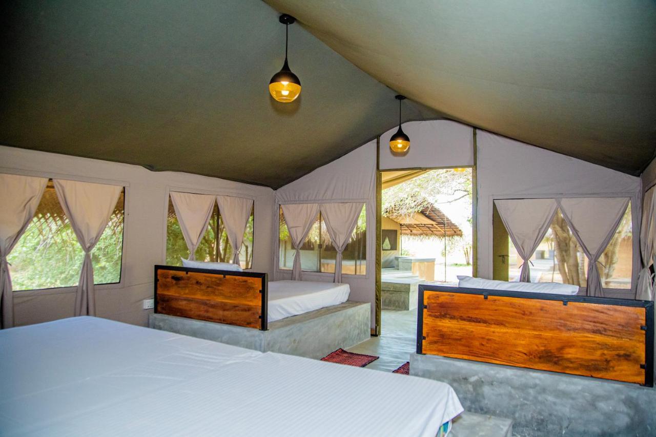 Hotel Yala Wild Hut - Yala à Tissamaharama Extérieur photo