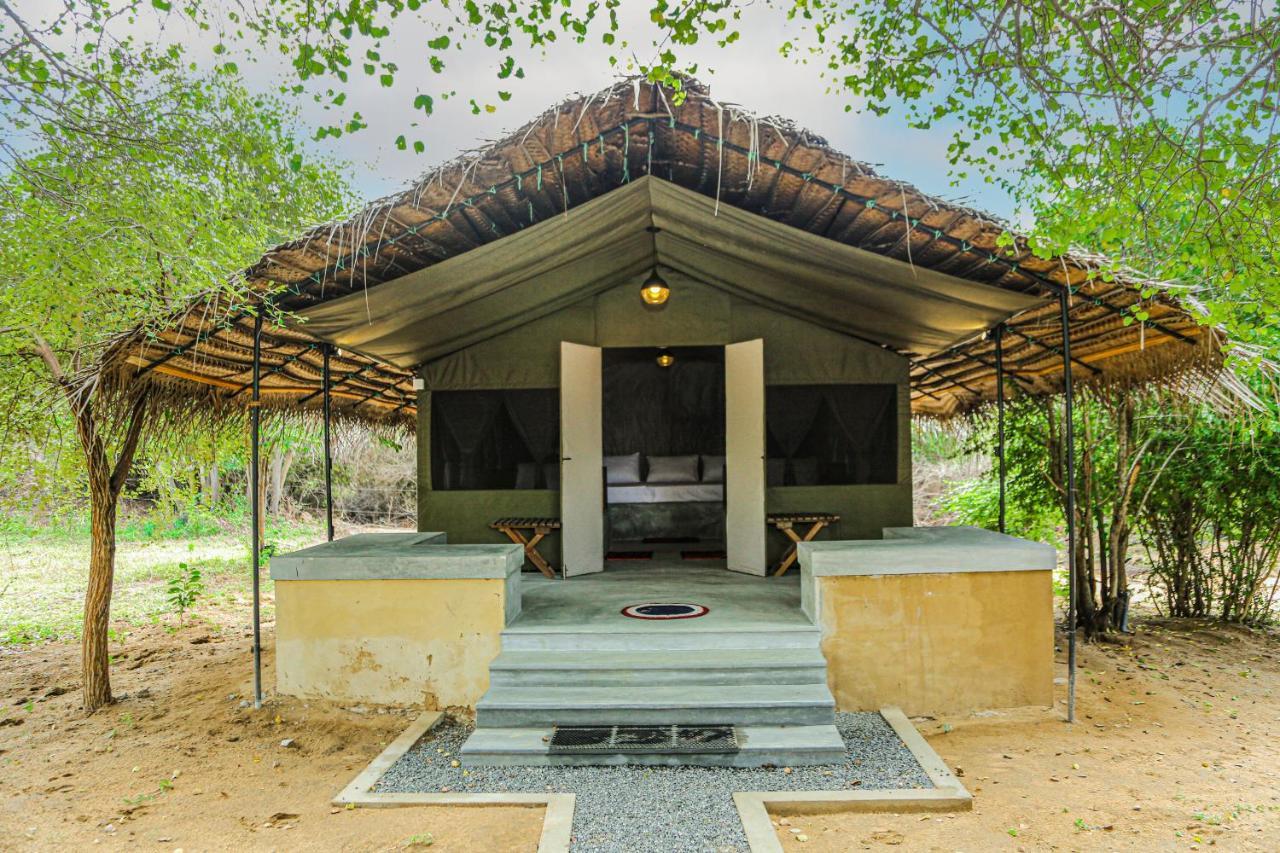 Hotel Yala Wild Hut - Yala à Tissamaharama Extérieur photo